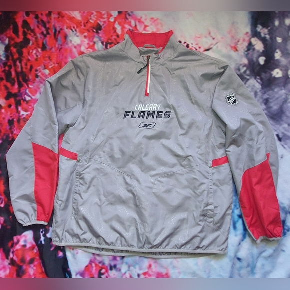 Calgary Flames Reflective Reebok Pull Over Quarter Zip. - Picture 1 of 9